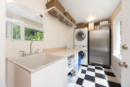 Guest Bathroom Photo of 1075 Gladwin Drive, North Vancouver, BC