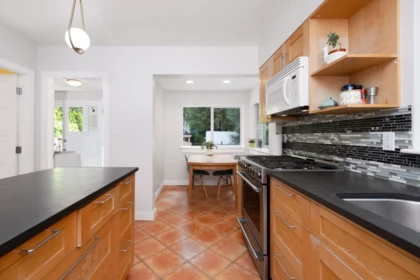 Primary Bathroom Photo of 1075 Gladwin Drive, North Vancouver, BC