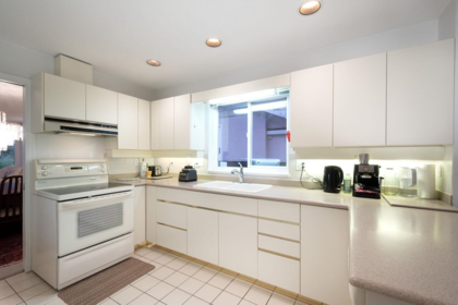 Breakfast Nook Photo of 937 Westmount Drive, Port Moody, BC