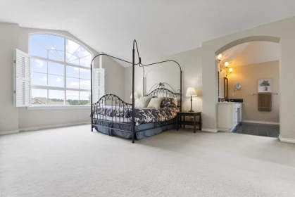 Entry Foyer Photo of 15355 Sequoia Drive, Surrey, BC