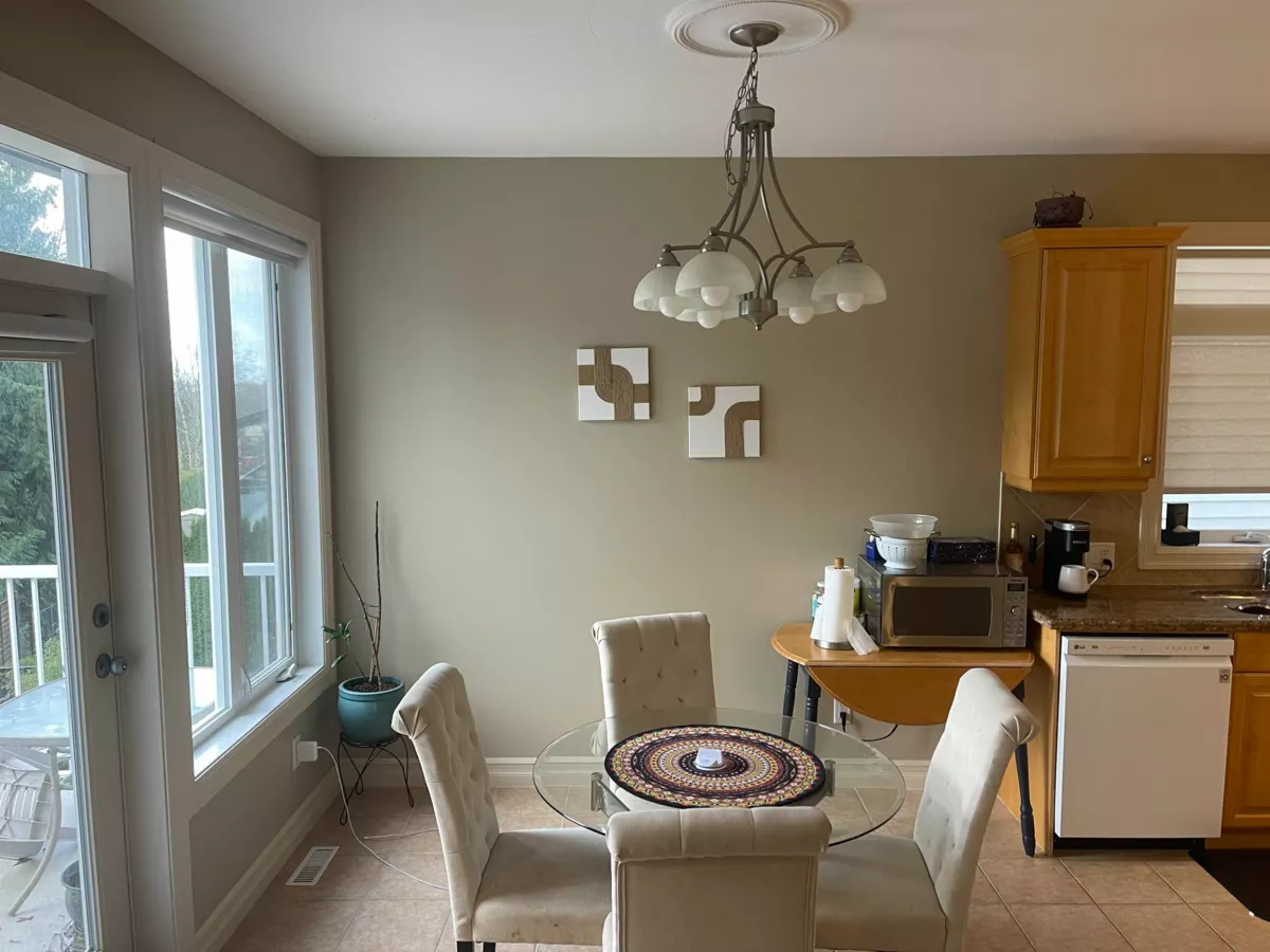 Dining Area Photo of 36512 E Auguston Parkway, Abbotsford, BC