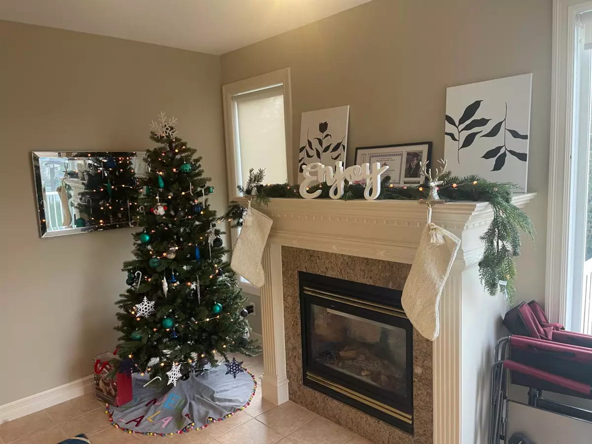 Kitchen Photo of 36512 E Auguston Parkway, Abbotsford, BC
