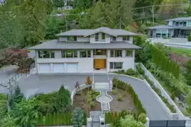 565 Robin Hood Road, West Vancouver, BC