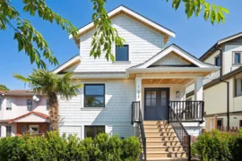 2 1915 E 3rd Avenue, Vancouver, BC