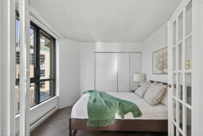 Entry Foyer Photo of 603 1625 Hornby Street, Vancouver, BC