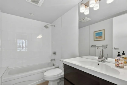 Laundry Room Photo of 603 1625 Hornby Street, Vancouver, BC