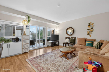324 9655 King George Boulevard, Surrey, BC, Surrey — Apartment/Condo for sale