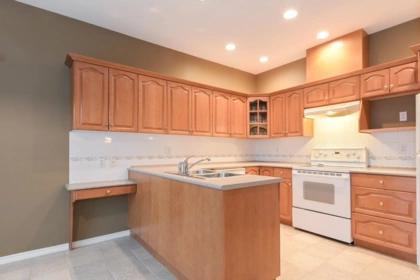 Kitchen Photo of 2 11358 Cottonwood Drive, Maple Ridge, BC