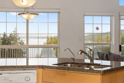 5174 Radcliffe Road, Sechelt, BC, Sechelt District — 3 bed single family residence for sale