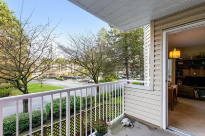 Powder Room Photo of 208 13475 96 Avenue, Surrey, BC