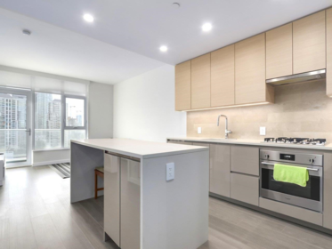 1408 4168 Lougheed Highway, Burnaby, BC, Burnaby — Apartment/Condo for sale