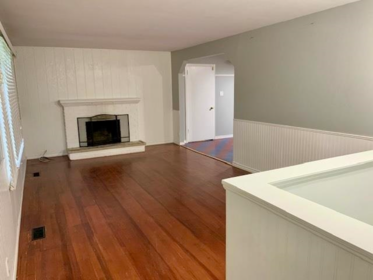 Kitchen Island Photo of 2075 Willow Street, Abbotsford, BC