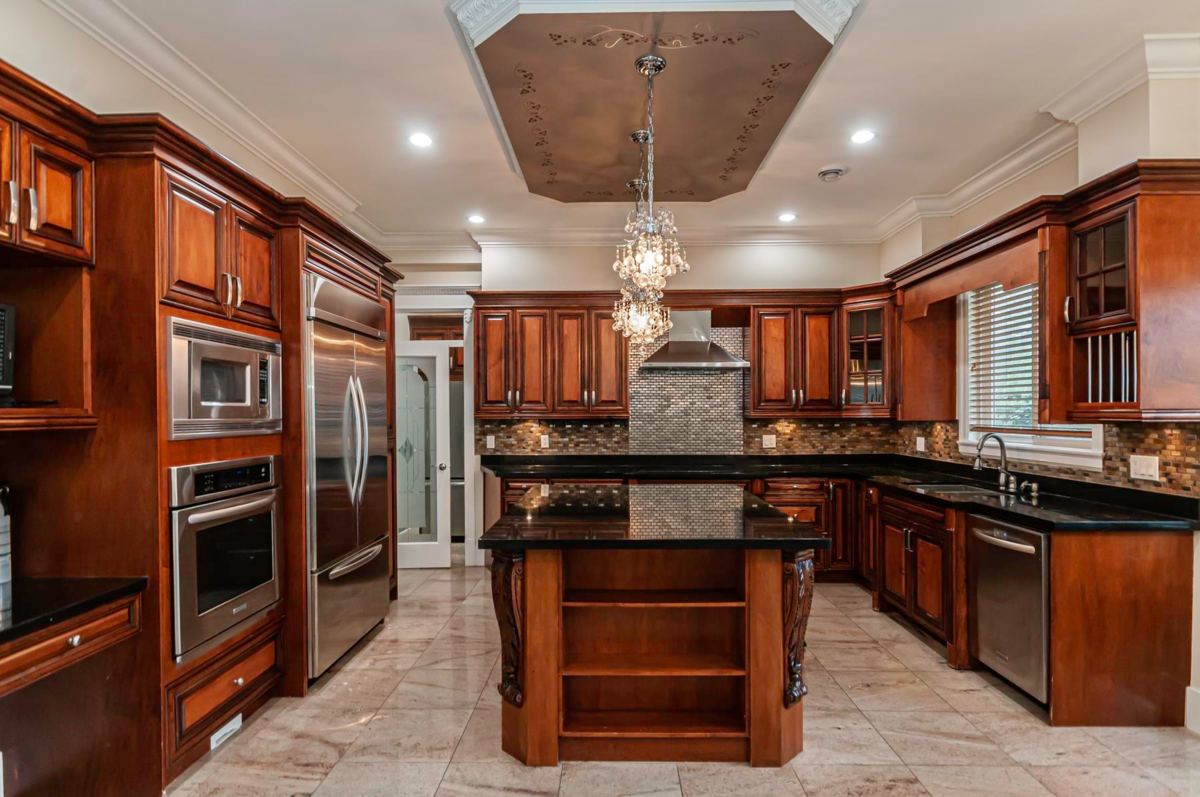 Kitchen Island Photo of 8151 Claybrook Road, Richmond, BC