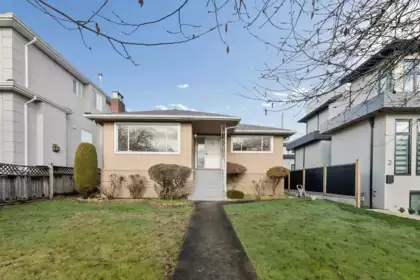 Hot Tub / Spa Photo of 133 W 63rd Avenue, Vancouver, BC