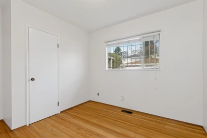 Primary Bathroom Photo of 133 W 63rd Avenue, Vancouver, BC