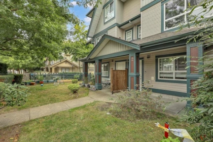 Kitchen Photo of 2 12730 66 Avenue, Surrey, BC