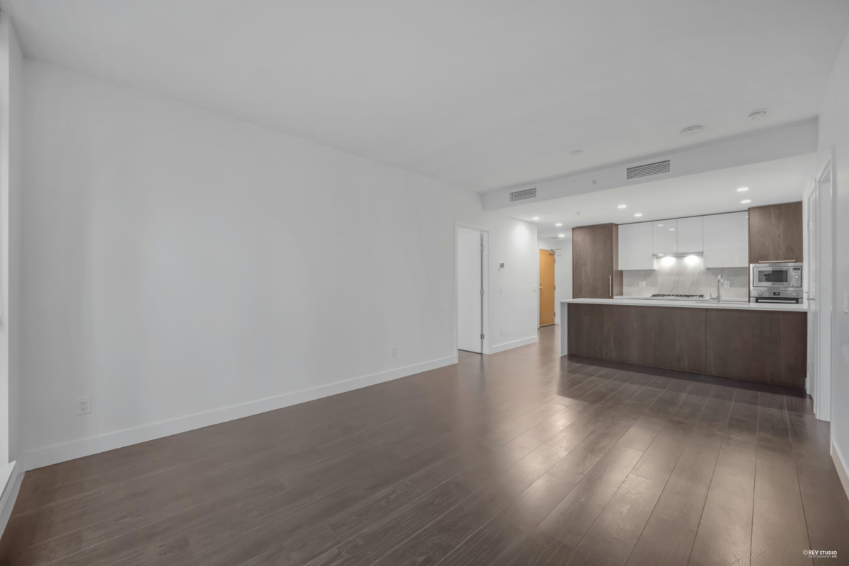 Kitchen Island Photo of 2106 6398 Silver Avenue, Burnaby, BC