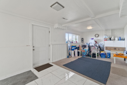 Basement Recreation Room Photo of 11625 99 Avenue, Surrey, BC