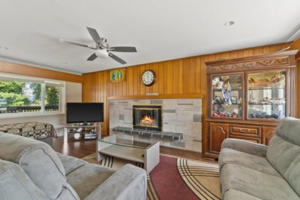 Kitchen Island Photo of 11625 99 Avenue, Surrey, BC