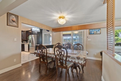 Kitchen Photo of 11625 99 Avenue, Surrey, BC