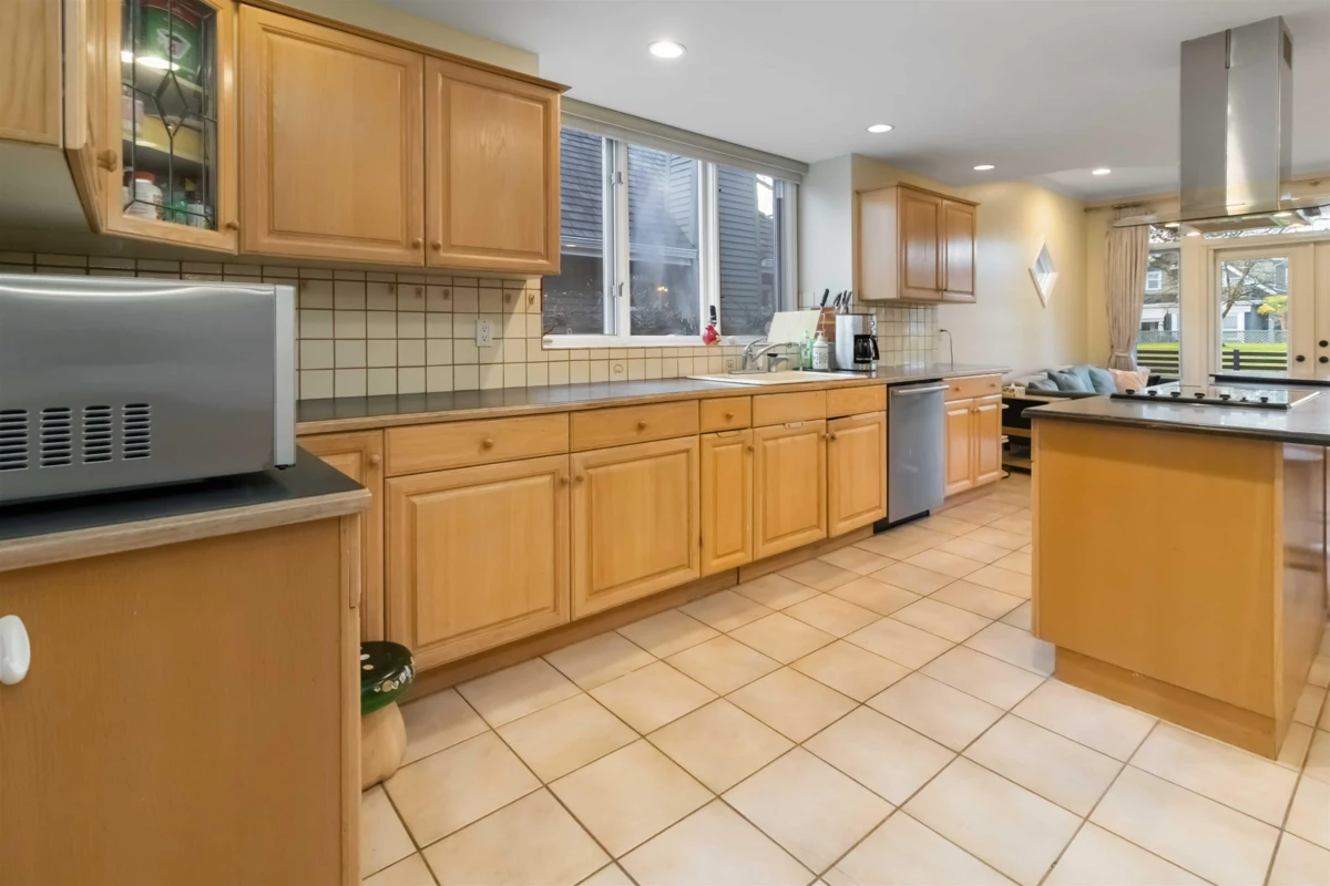 Breakfast Nook Photo of 8405 Gillnet Place, Vancouver, BC