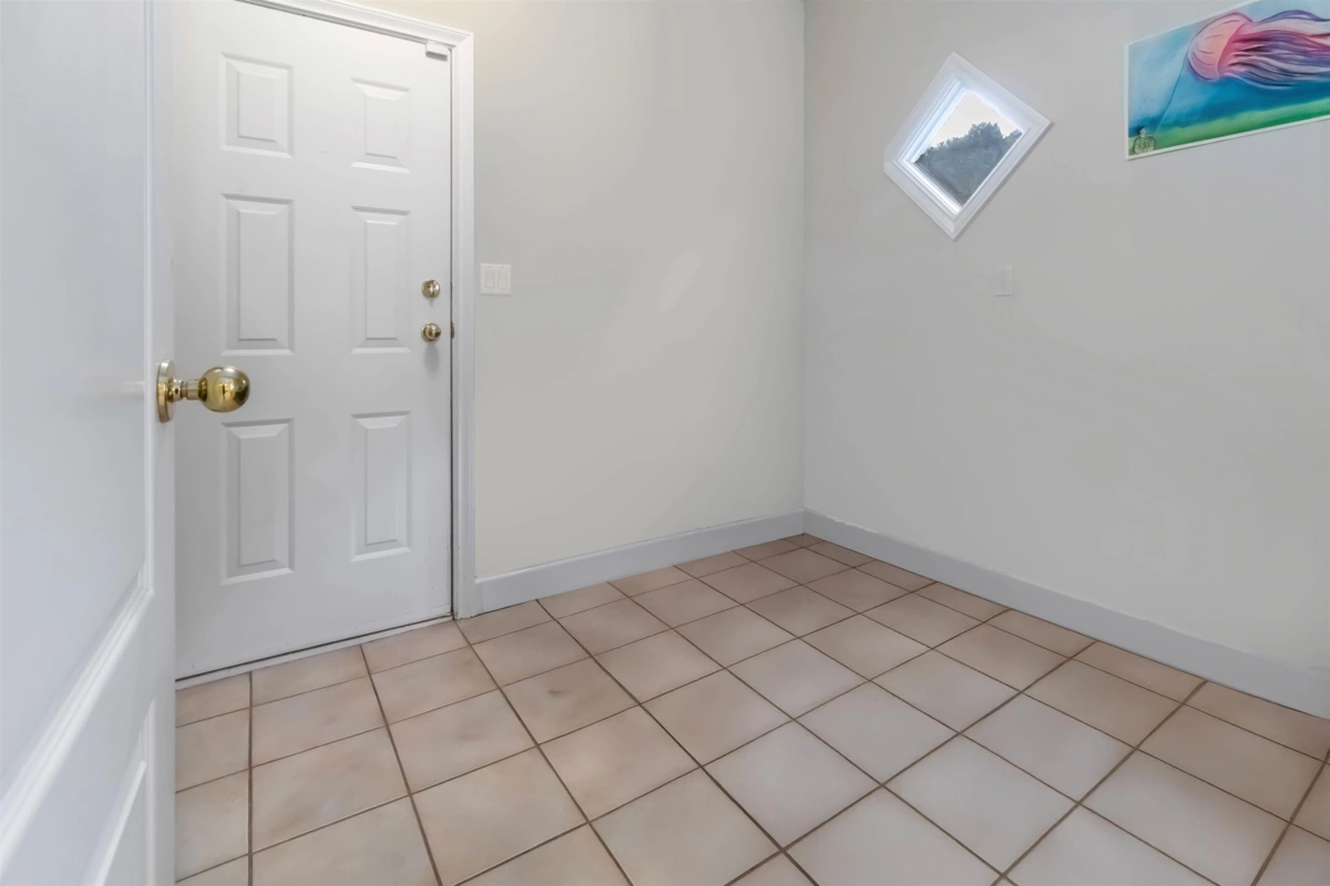 Entry Foyer Photo of 8405 Gillnet Place, Vancouver, BC