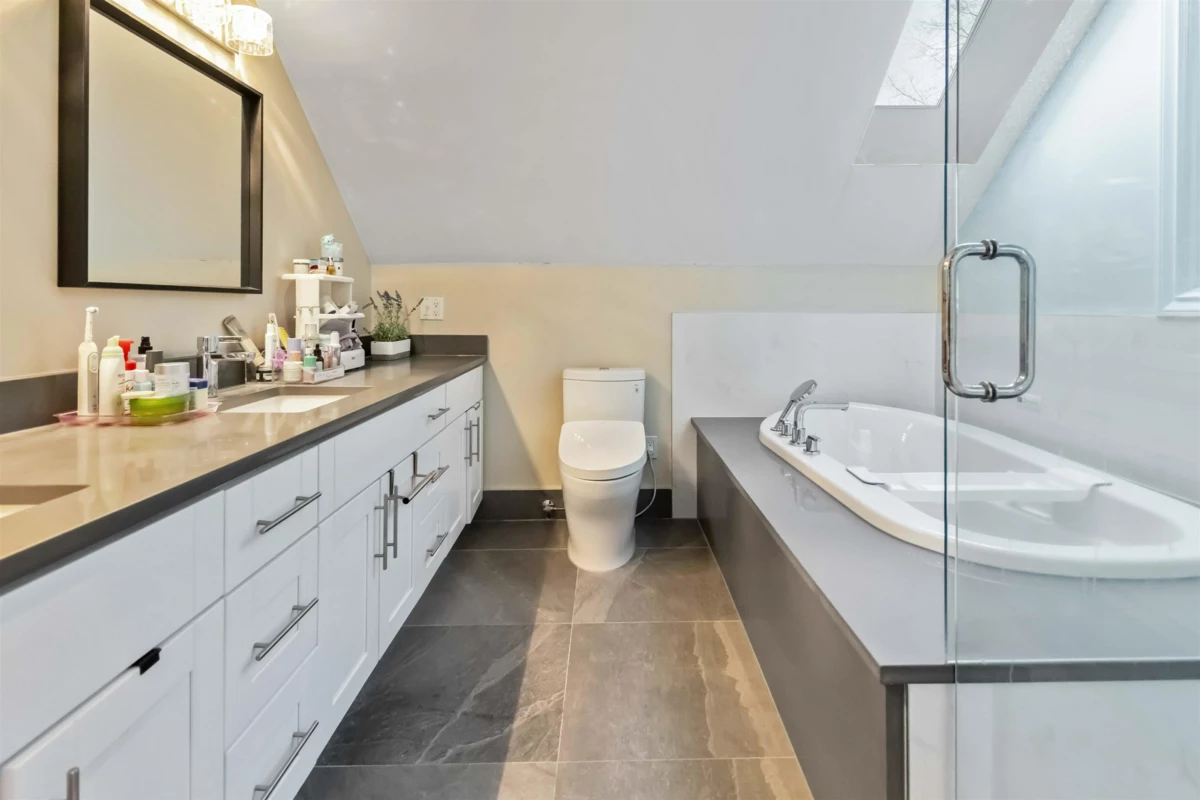 Guest Bathroom Photo of 8405 Gillnet Place, Vancouver, BC