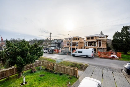 Primary Bathroom Photo of 12743 114 Avenue, Surrey, BC