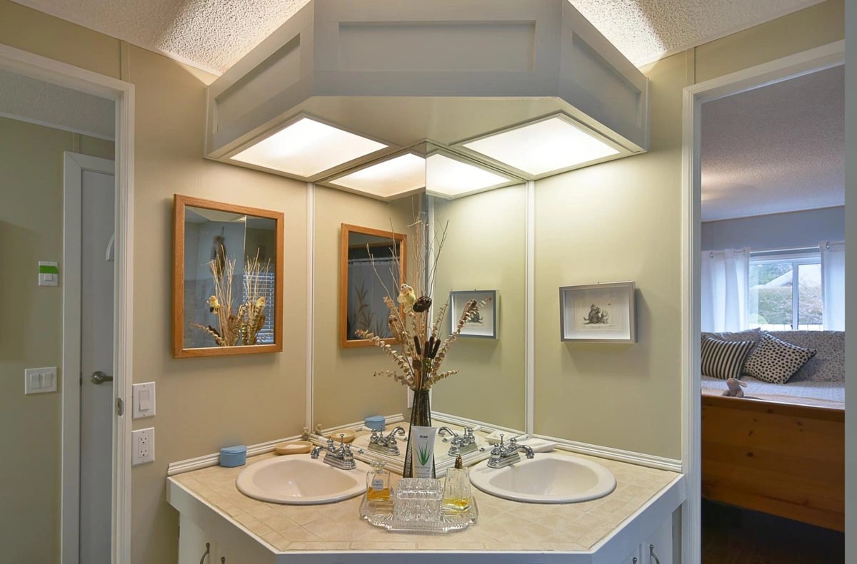 Breakfast Nook Photo of 12 5575 Mason Road, Sechelt, BC