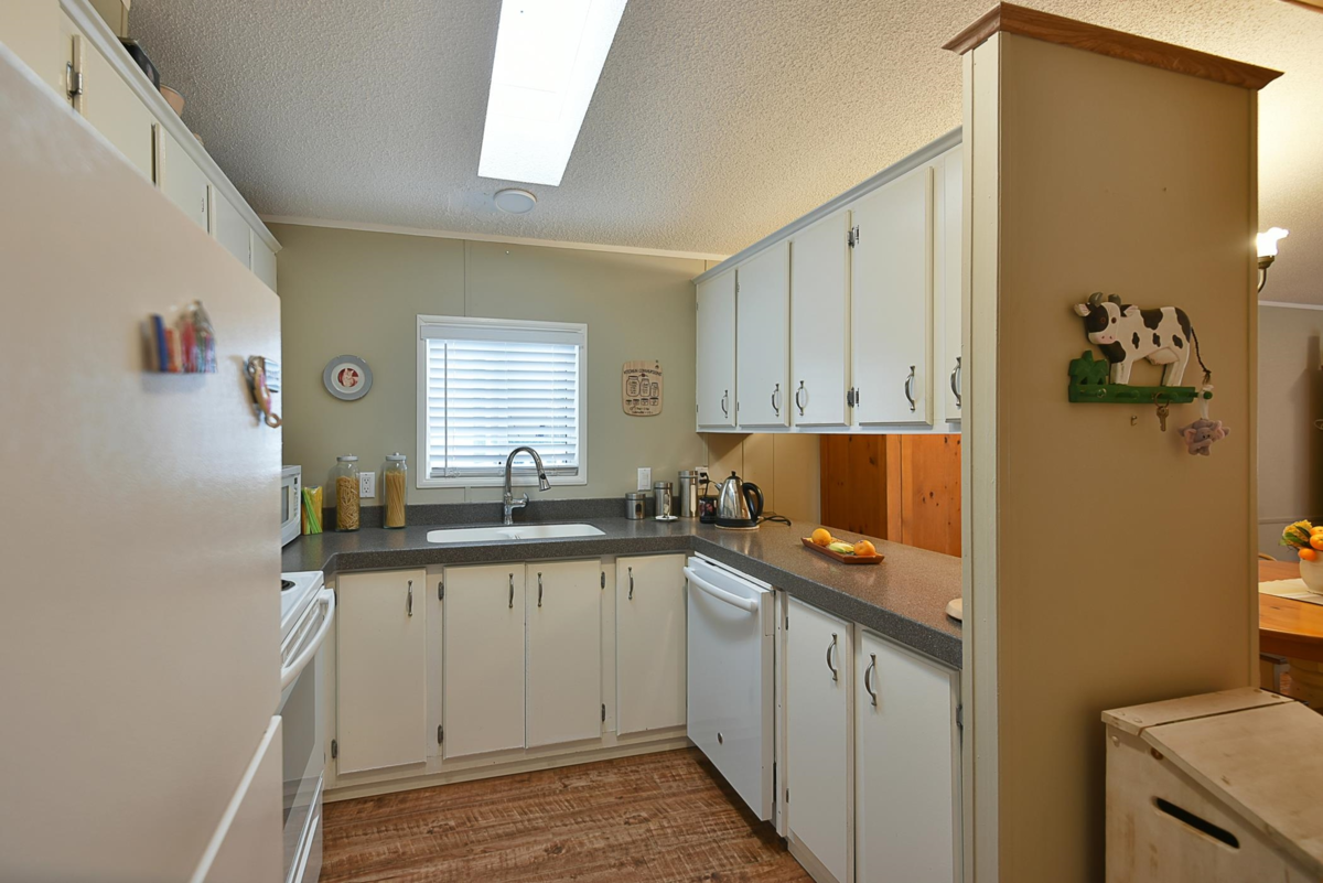 Dining Area Photo of 12 5575 Mason Road, Sechelt, BC