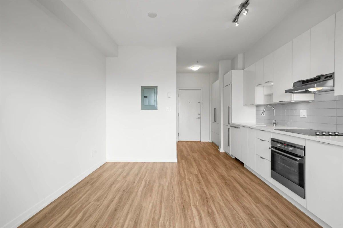 Kitchen Photo of 304 13678 Grosvenor Road, Surrey, BC