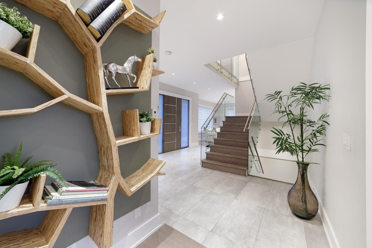 Kitchen Island Photo of 517 Granada Crescent, North Vancouver, BC