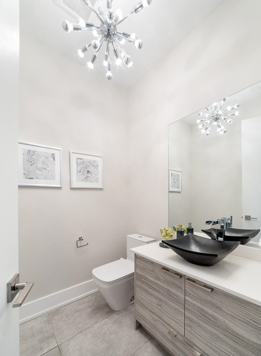 Laundry Room Photo of 517 Granada Crescent, North Vancouver, BC