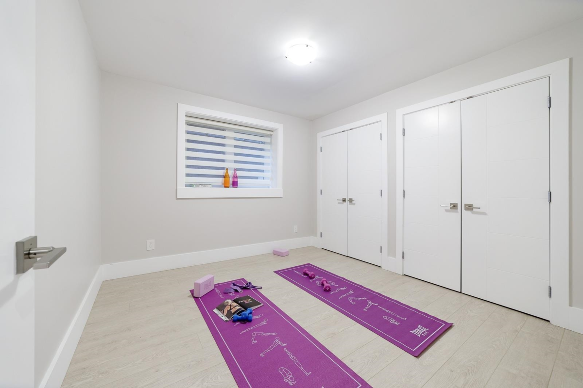 Outdoor Deck Photo of 517 Granada Crescent, North Vancouver, BC