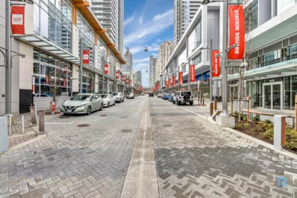 206 6000 Mckay Avenue, Burnaby, BC