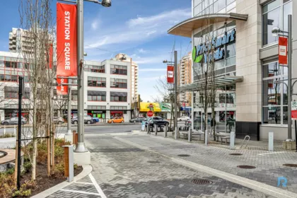 206 6000 Mckay Avenue, Burnaby, BC, Metrotown — 2 bed apartment/condo for sale