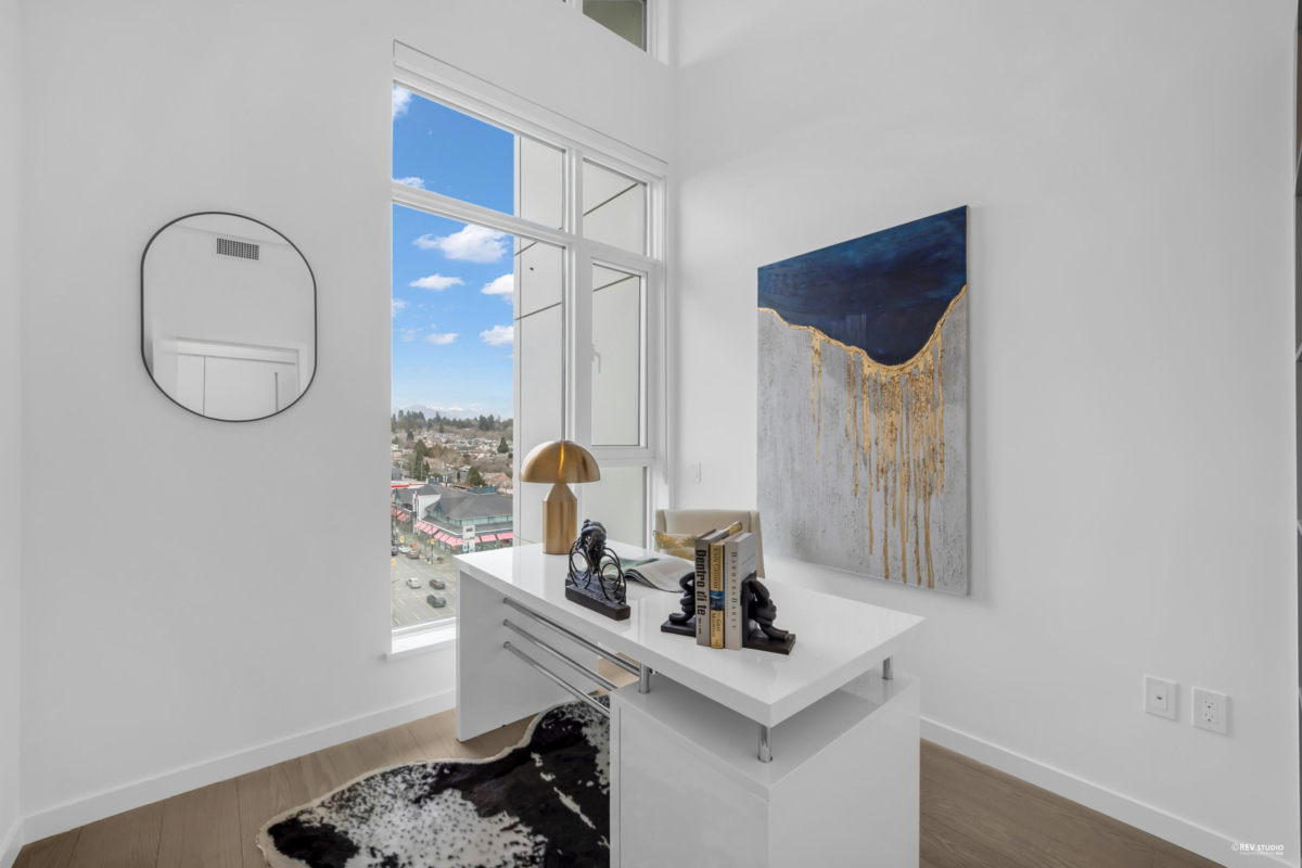 Laundry Room Photo of 1001 8415 Granville Street, Vancouver, BC