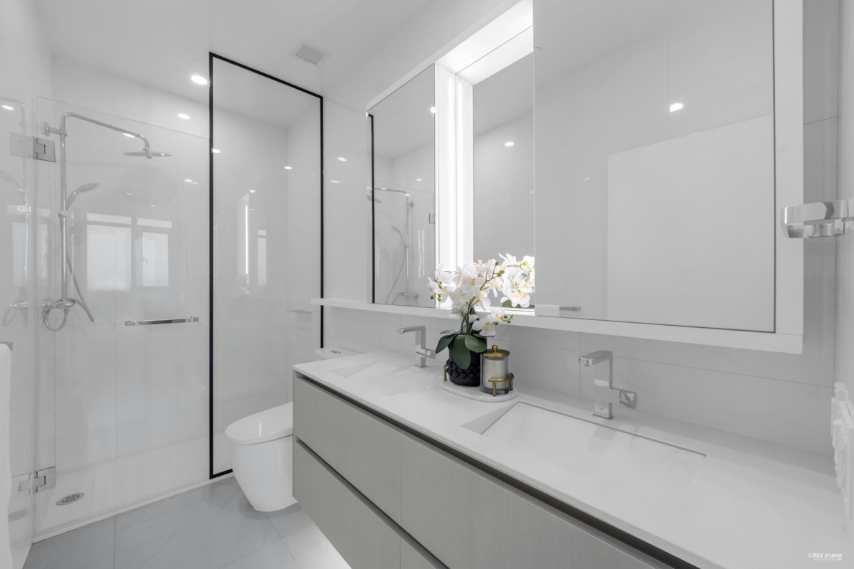 Mudroom Photo of 1001 8415 Granville Street, Vancouver, BC