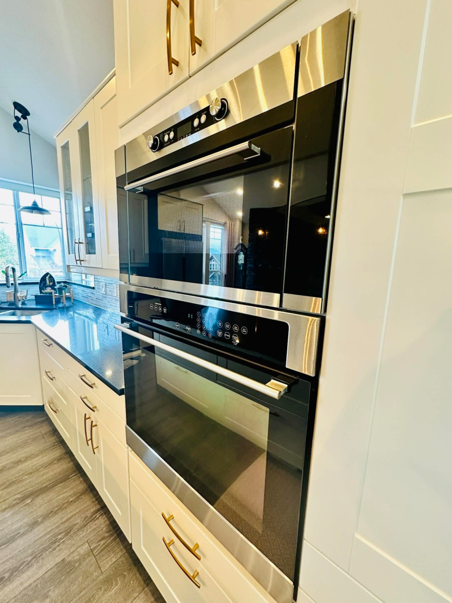 Breakfast Nook Photo of 51338 Rowanna Crescent, Chilliwack, BC