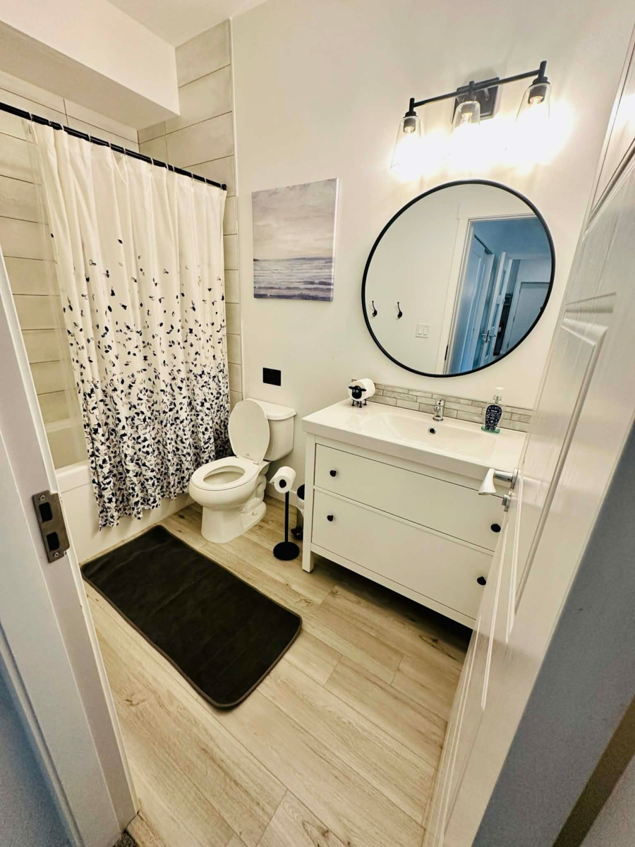 Laundry Room Photo of 51338 Rowanna Crescent, Chilliwack, BC