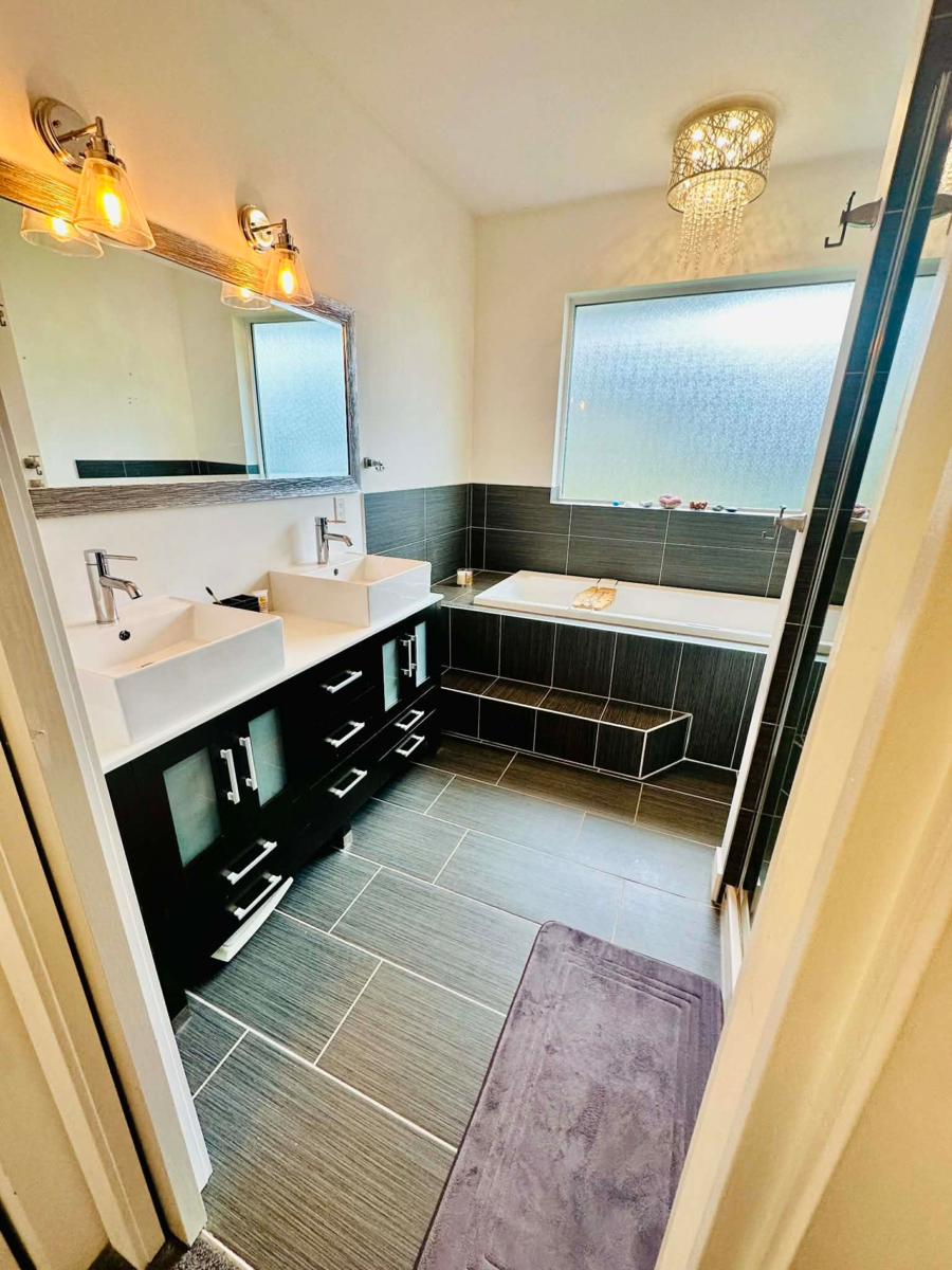 Walk-In Closet Photo of 51338 Rowanna Crescent, Chilliwack, BC