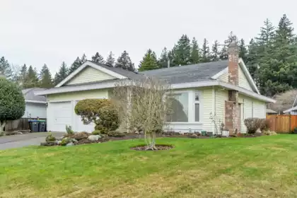 14243 19a Avenue, Surrey, BC, Sunnyside Park Surrey — 2 bed single family residence for sale