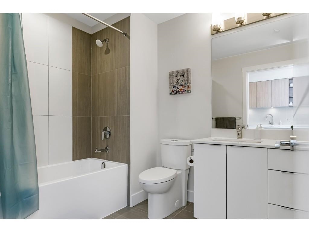 Primary Bathroom Photo of 314 6960 Nicholson Road Road, Delta, BC