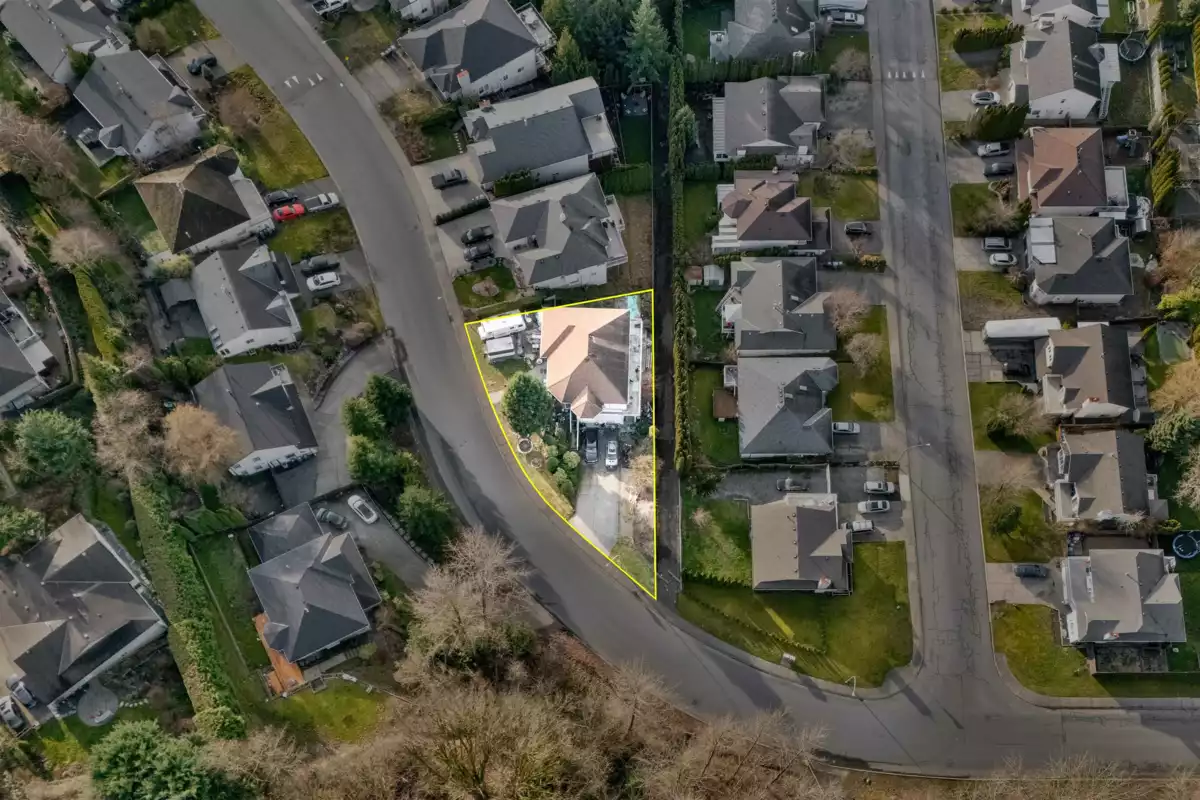 Hallway Photo of 3595 Mckinley Drive Drive, Abbotsford, BC