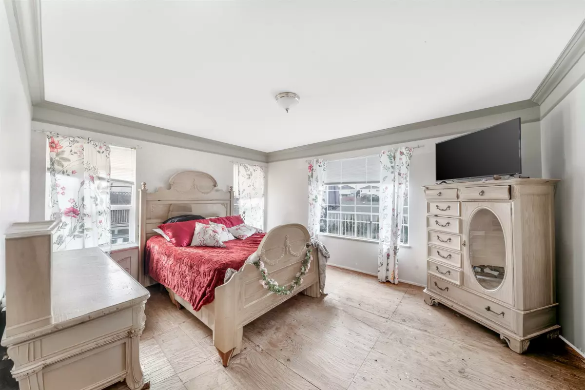 Walk-In Closet Photo of 3595 Mckinley Drive Drive, Abbotsford, BC