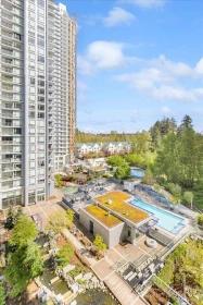 Kitchen Photo of 1015 13696 100 Avenue, Surrey, BC