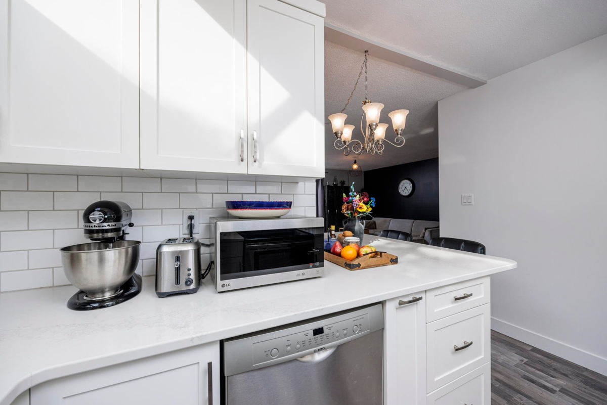Breakfast Nook Photo of 3132 Lonsdale Avenue, North Vancouver, BC