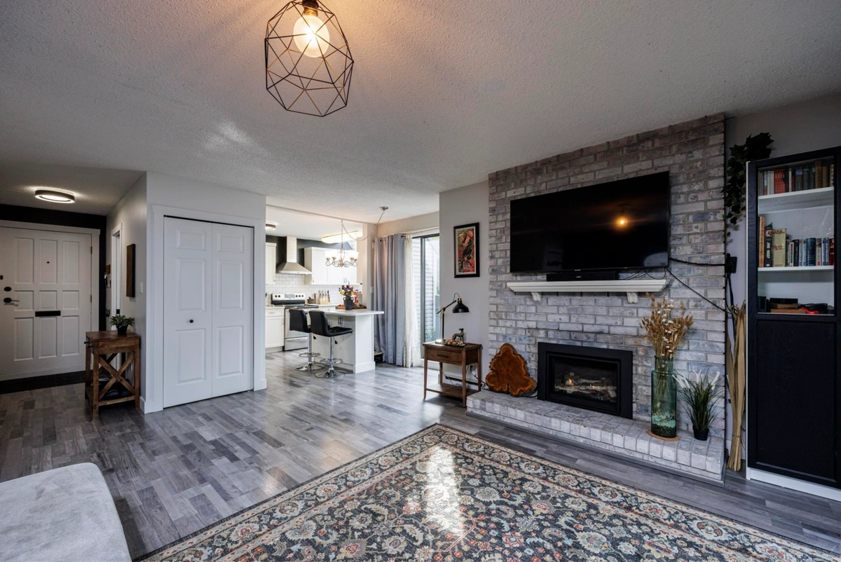 Dining Area Photo of 3132 Lonsdale Avenue, North Vancouver, BC