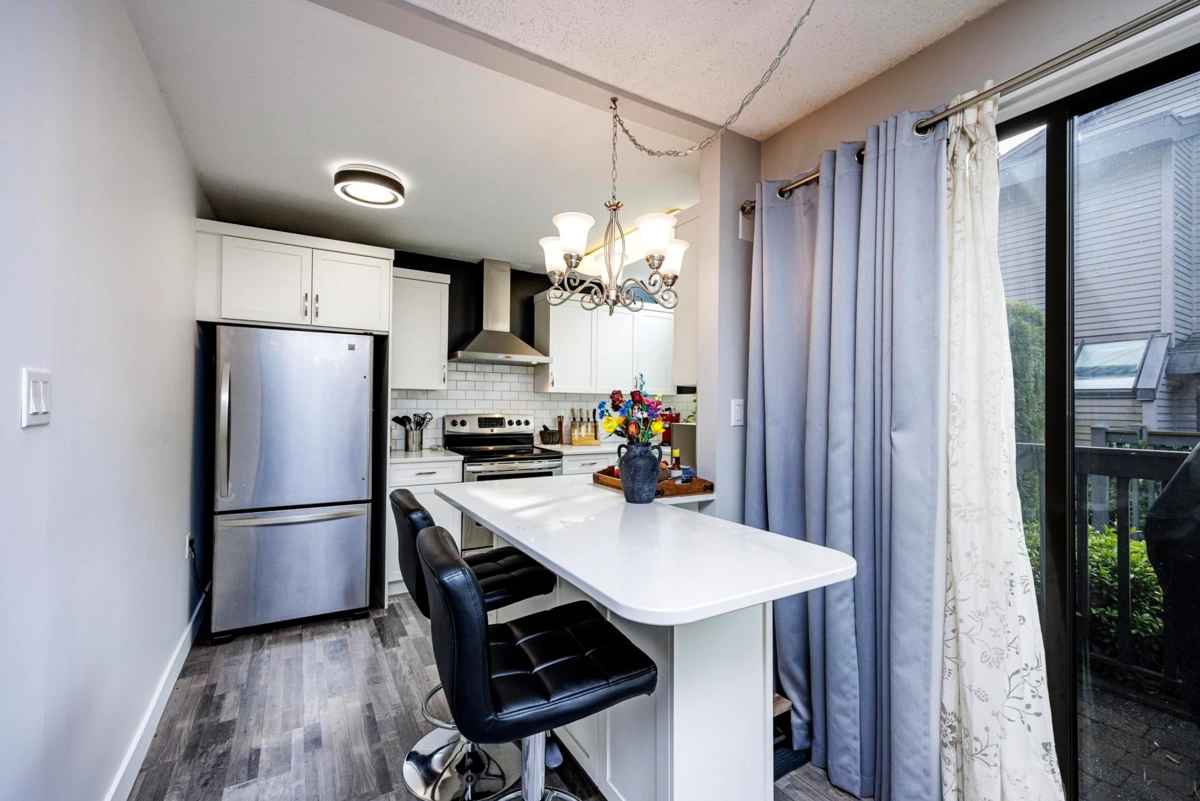 Hallway Photo of 3132 Lonsdale Avenue, North Vancouver, BC