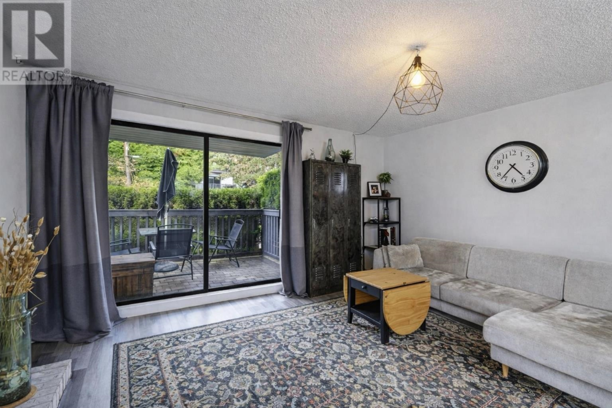 Living Room Photo of 3132 Lonsdale Avenue, North Vancouver, BC